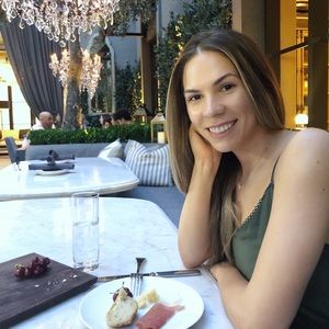 Meet your Posher, Cristina